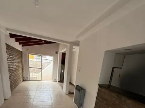 ALQUILER dto PA pasillo tipo casa Dos dormitorios balcon y patio