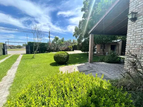 Casa en Venta con 2 cocheras