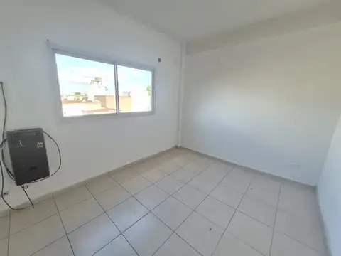Departamento dos amb en alquiler en Merlo centro