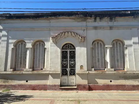 Venta Casa Centrica.de Estilo.Terreno Amplio Edific.320mt2s.