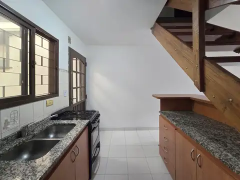 Depto Tipo Casa en Alquiler al Sur