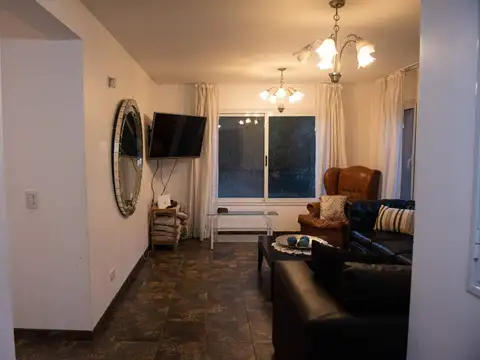 Casa 6 ambientes con 3 baños