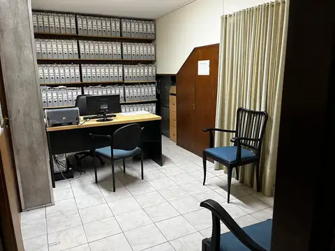 Oficina 3 ambientes con 1 baño