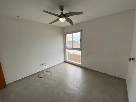 Departamento en Alquiler en Alberdi, $ 430.000