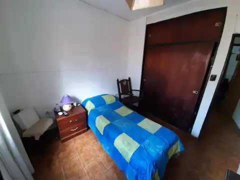 Departamento con patio en casco urbano