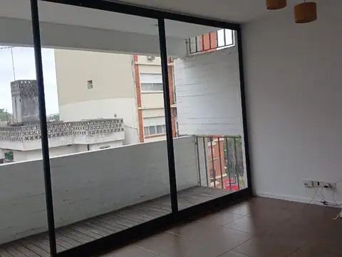 Departamento c/cochera, edif.c/pileta  en excelente ubicacion