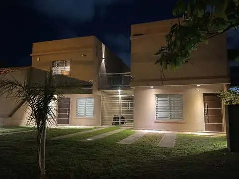 3 Duplex con patio, parrilla, Costa Azul e/ San Bernardo y La Lucila permuta acepta menor valor en parte de pago