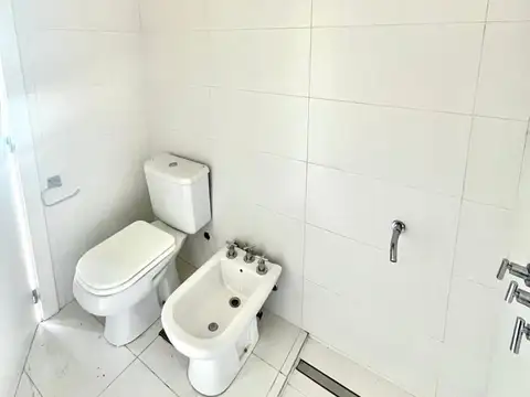 CASA EN VENTA GONNET A ESTRENAR 1 DORMITORIO