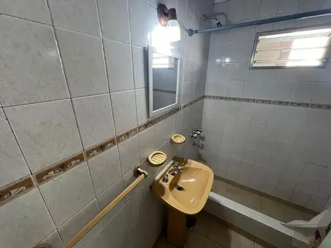 Depto Tipo Casa en Alquiler en Sarandí, $ 590.000