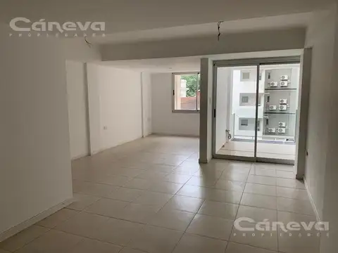 Depto Tipo Casa en Venta en Microcentro, USD 4.700.000