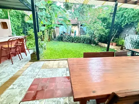 Casa en Venta con 2 cocheras