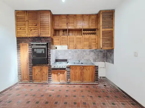 Departamento en Alquiler en Billinghurst, $ 700.000