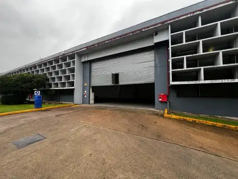 ALQUILER PREMIUM: Excelente Nave Industrial con Oficinas en Parque Industrial Newton – 1290 m²