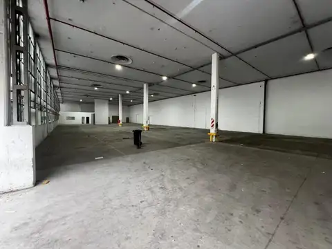 ALQUILER PREMIUM: Excelente Nave Industrial con Oficinas en Parque Industrial Newton – 1290 m²