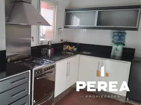 Casa en Alquiler Temporal con 2 cocheras