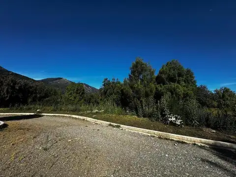 Av. Tres Lagos 13500. Entre De la Tempestad Barrio El Redil- Lote 48