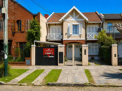 TRIPLEX 4 AMBIENTES CON JARDIN, QUINCHO Y COCHERA | APTO CREDITO | LOMAS DE ZAMORA