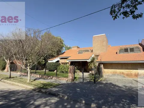 VENTA - Casa de 4 dormitorios en Argüello