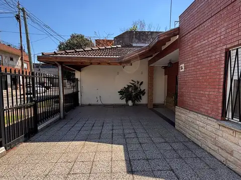 Casa 3 ambientes con 2 baños