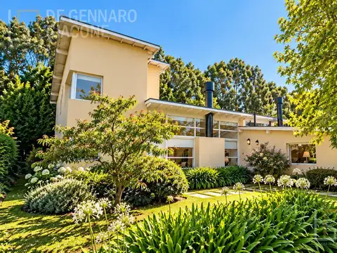 Casa 5 ambientes con 3 baños