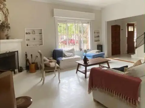 Excelente casa en venta en el Bajo de Acassuso