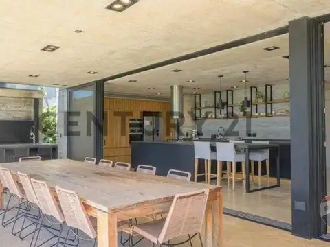 VENTA CASA AL LAGO EN MUELLES PUERTOS DEL LAGO