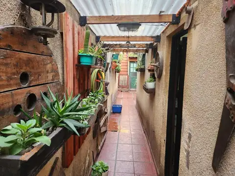 Venta en block 3 departamentos tipo casa Lanus Oeste