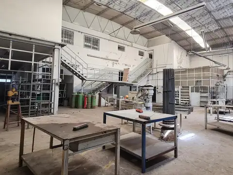 Galpon en Alquiler 34  mts Fondo