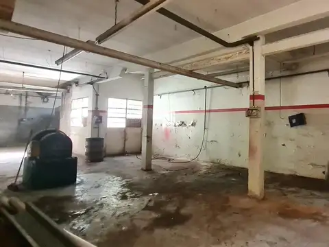 Galpón de 680 m² con 896,14 m² Cubiertos en Florida- En Alquiler