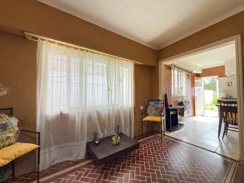 Casa 3 ambientes con 1 baño
