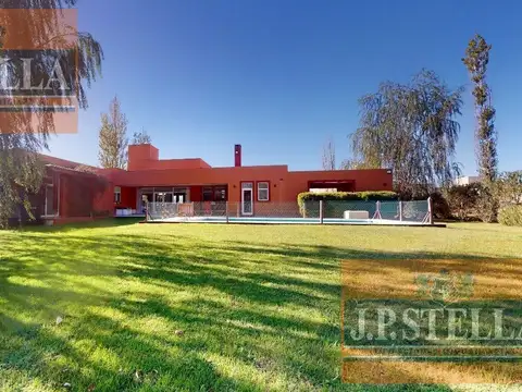 Casa 4 ambientes con 3 baños