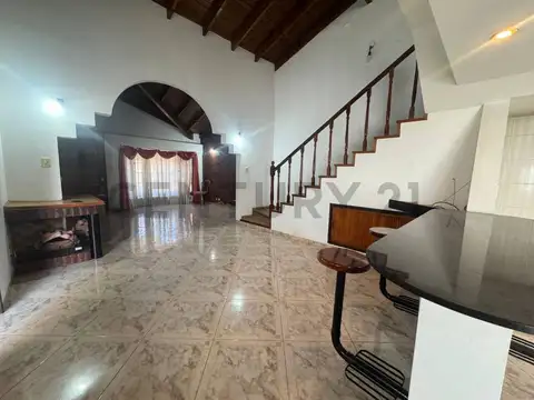 Elizalde 300, Piso 0