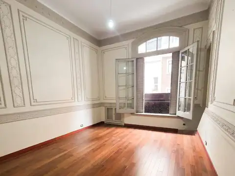Marcelo Torcuato De Alvear 800