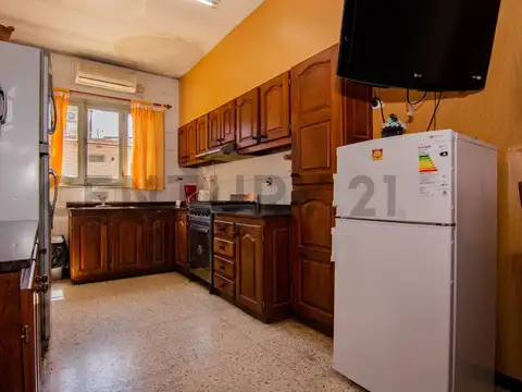 Venta Casa de 3 dormitorios con jardín, quincho y galpón | Barrio La Cerámica, Rosario