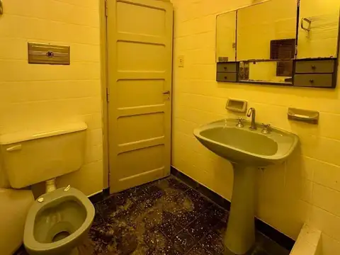 Casa en venta - 2 Dormitorios 1 Baño - 152mts2 - Chivilcoy