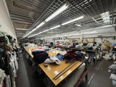 Av. Córdoba al 4900 (Gurruchaga y Serrano)