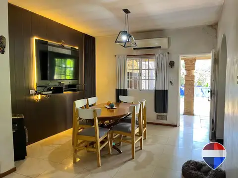 Casa en Venta con 3 cocheras