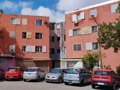 Dpto en barrio san isidro
