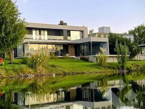 ALQUILER CASA 4 DORMITORIOS - B° LA ZAGALA, NEUQUÉN