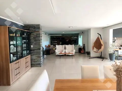 Casa en Alquiler de 4 dormitorios