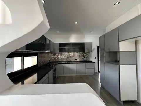 Casa en Alquiler en el Principado, Canning