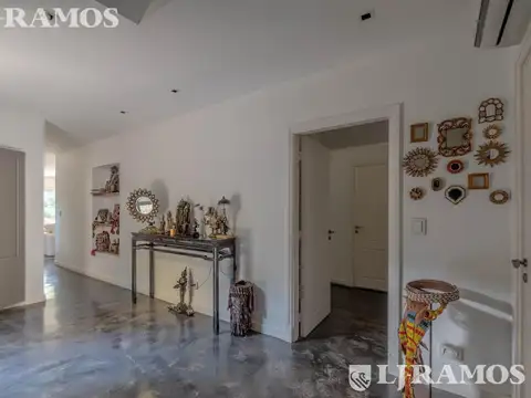 Departamento en Venta con 3 cocheras