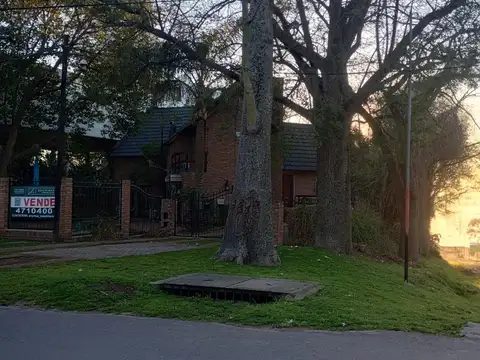 A METROS DEL RIO - VENDEMOS YA - CHALET ZONA GUARDERIA NAUTICA TIFON