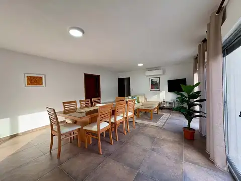 Avenida Antonio Camacho 100