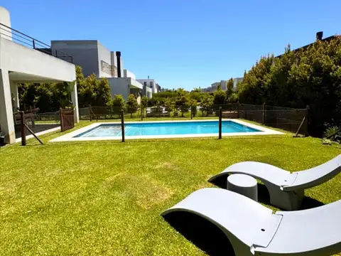 Casa en Alquiler de 4 dormitorios