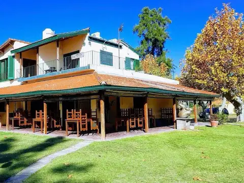 VENTA CASA EN TIGRE CON SALIDA AL RIO LUJAN-LOTE4000M2-CASA-CABAÑAS-PILETA-MUELLE-EMPRENDIMIENTO