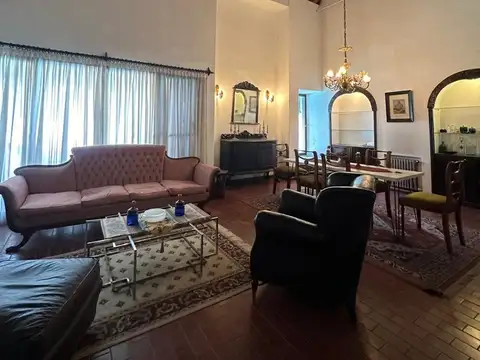 CASA 4 DORMITORIOS EN VENTA COLINA VELEZ SARSFIELD