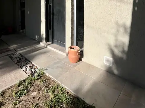 COCUCCI INMOBILIARIA vende excelente casa en Barrio Privado Lamadrid