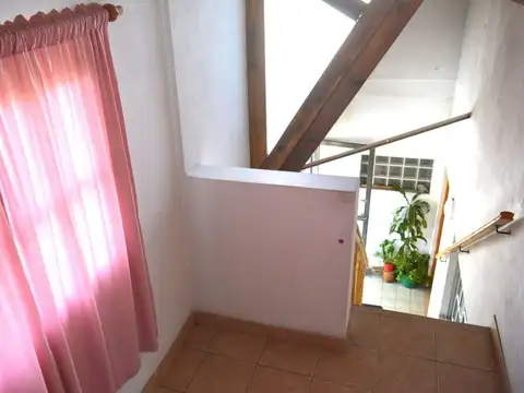 Depto Tipo Casa 8 ambientes con 3 baños