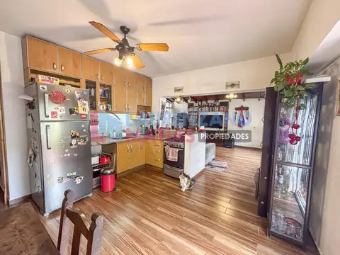 Casa 5 ambientes con 2 baños